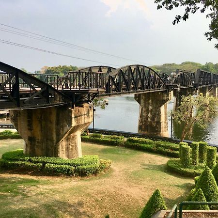 The Nine Guest House Kanchanaburi City Exterior photo