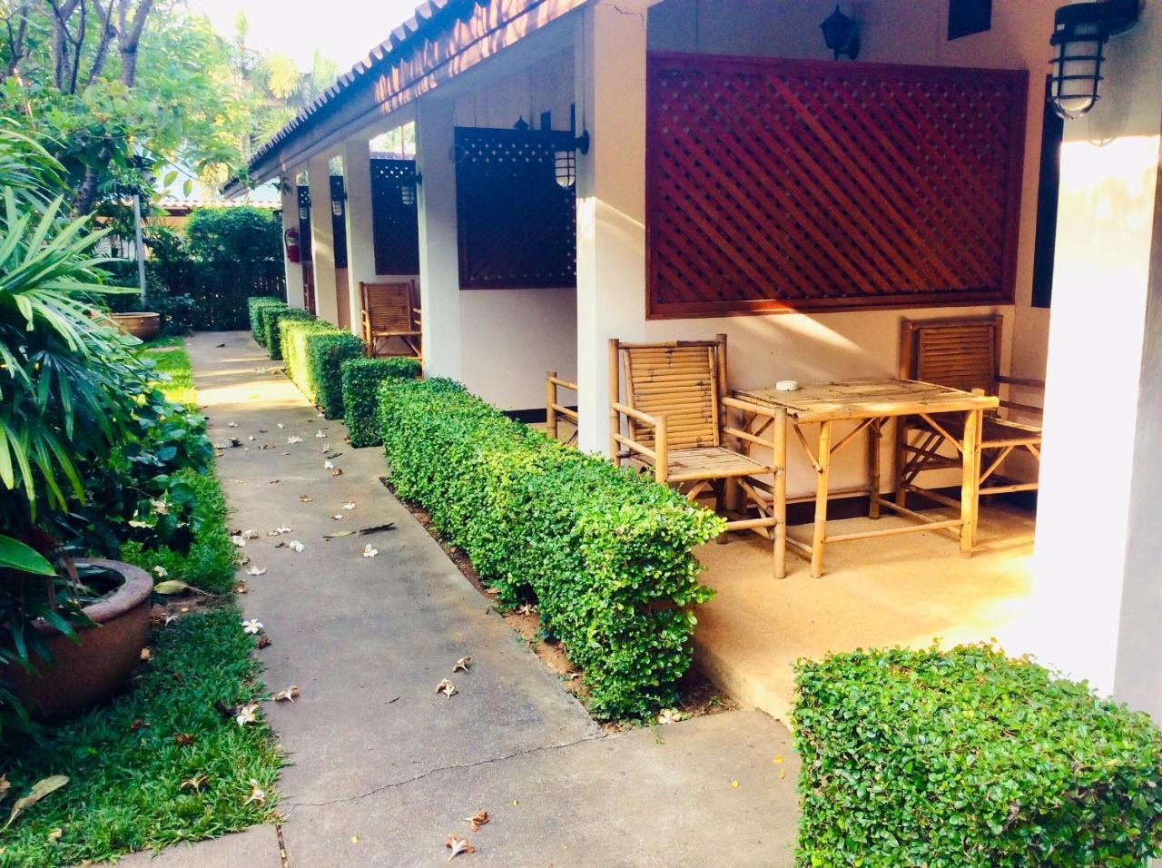 The Nine Guest House Kanchanaburi City Exterior photo