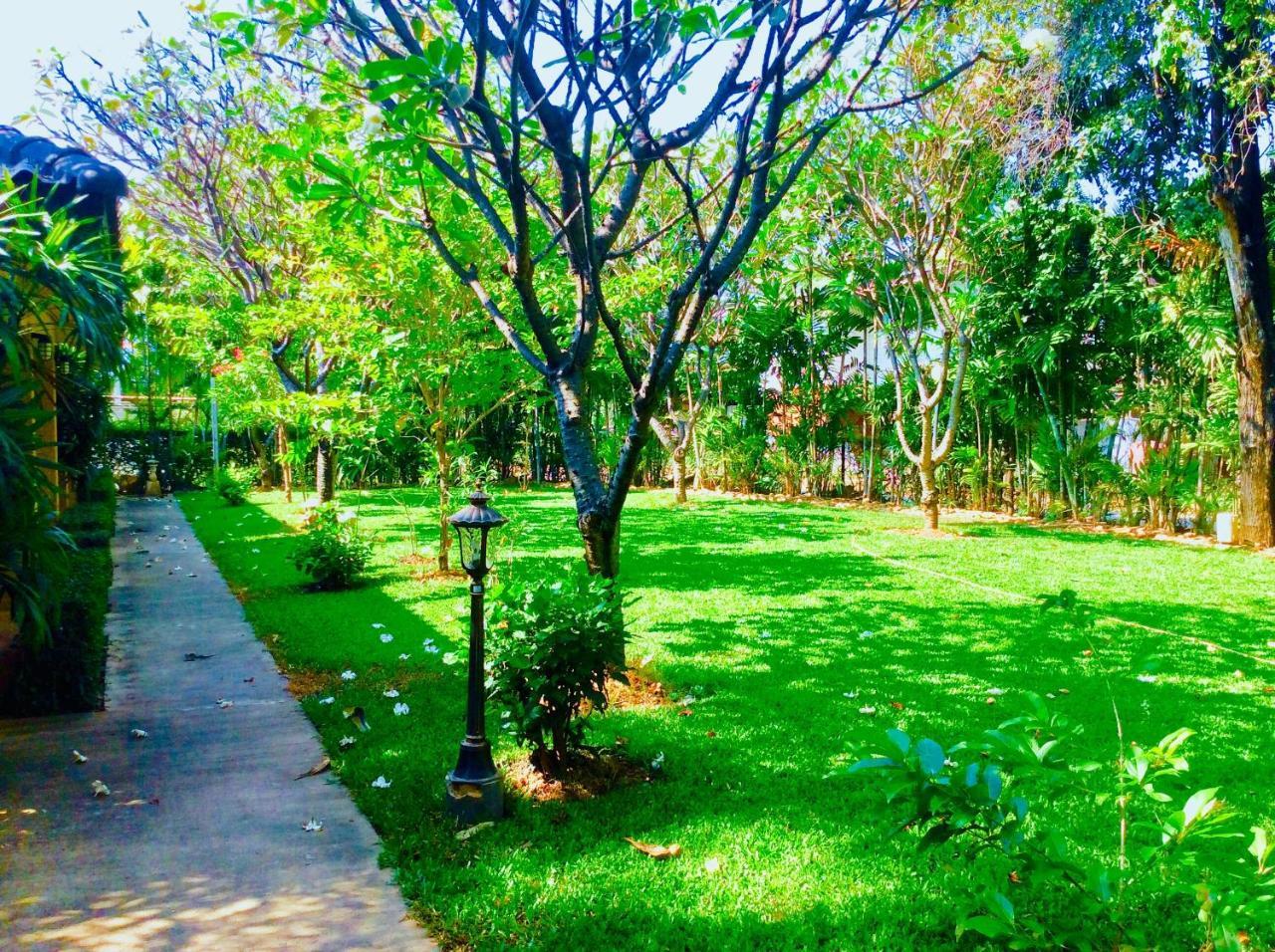 The Nine Guest House Kanchanaburi City Exterior photo