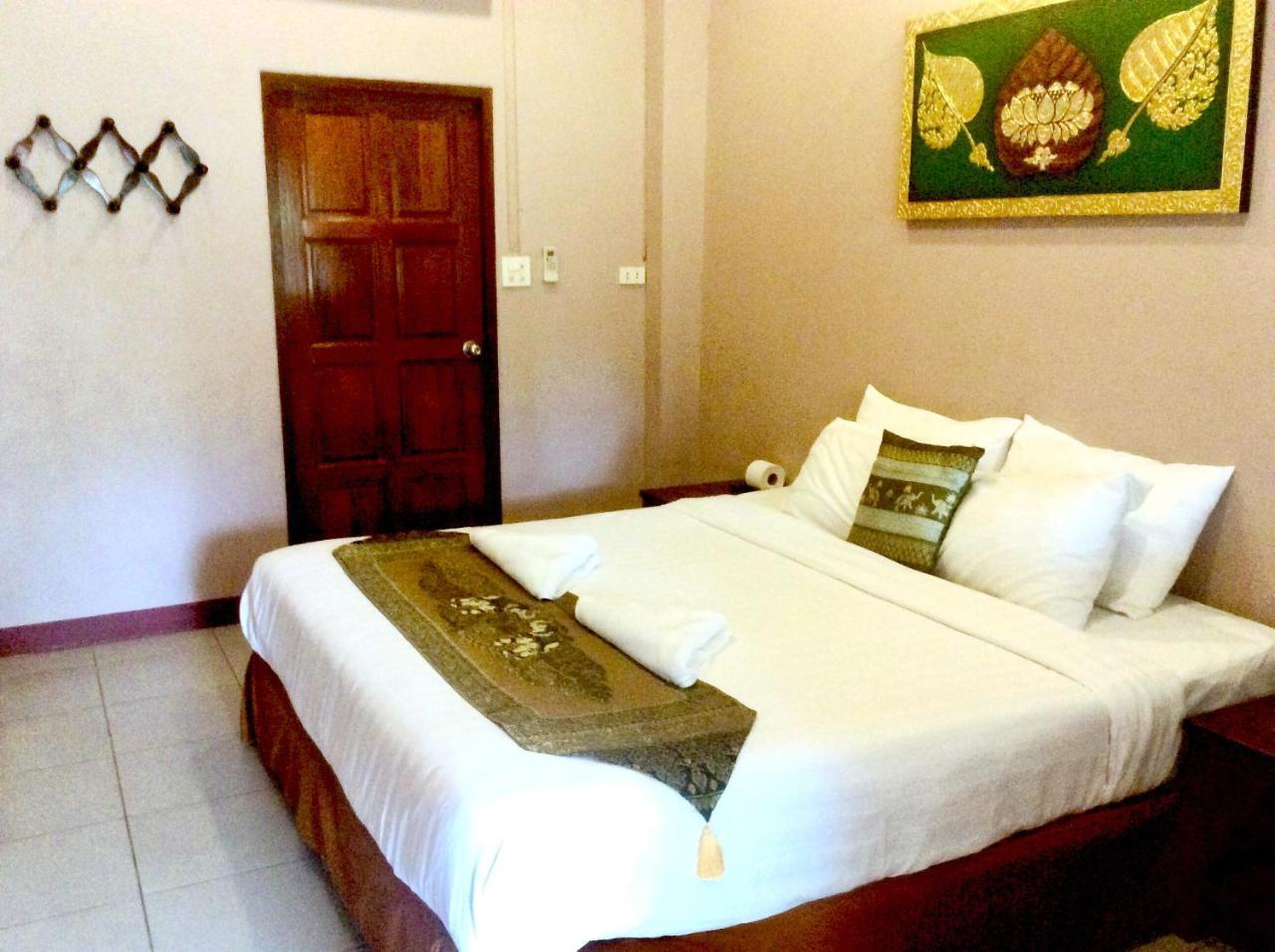 The Nine Guest House Kanchanaburi City Exterior photo
