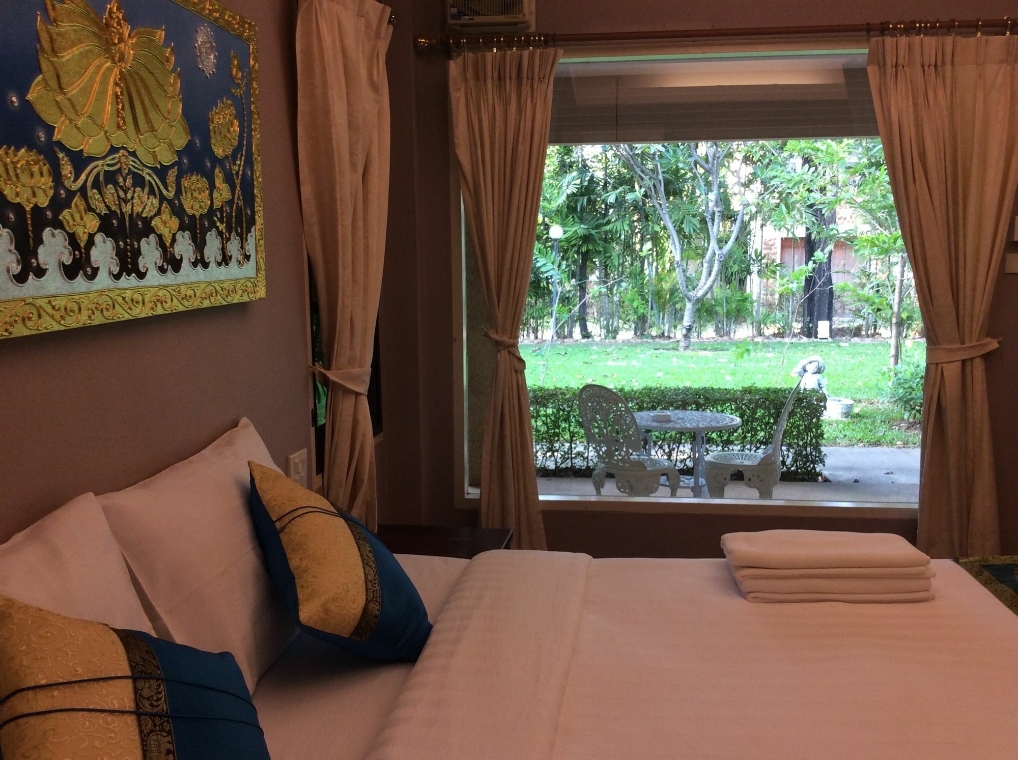The Nine Guest House Kanchanaburi City Exterior photo