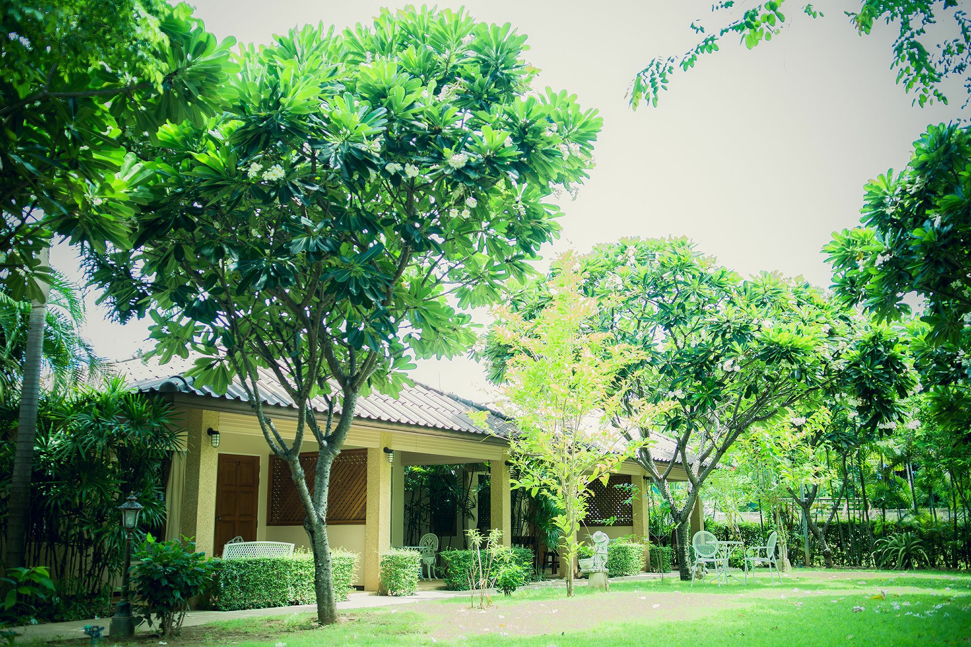 The Nine Guest House Kanchanaburi City Exterior photo