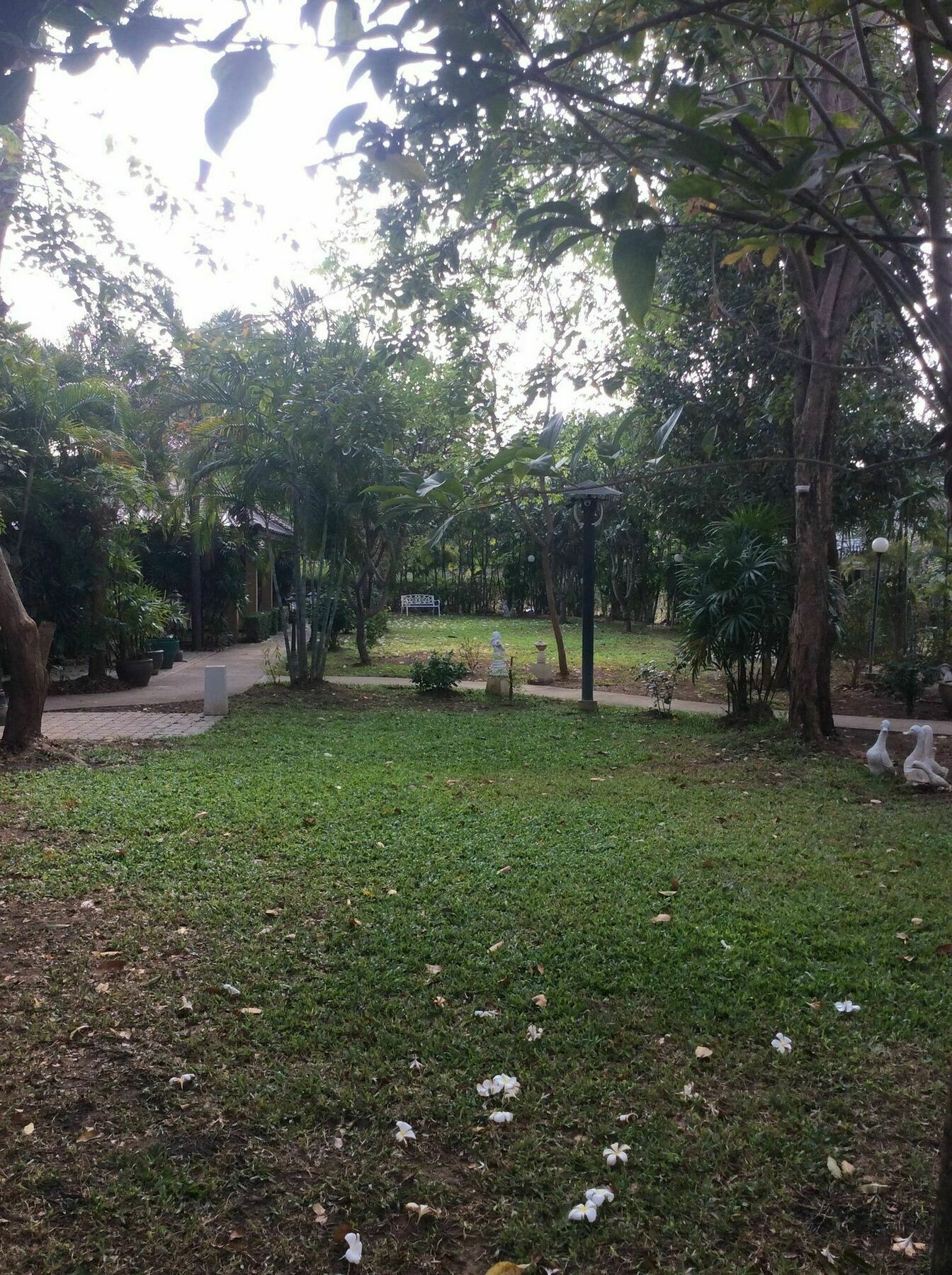 The Nine Guest House Kanchanaburi City Exterior photo