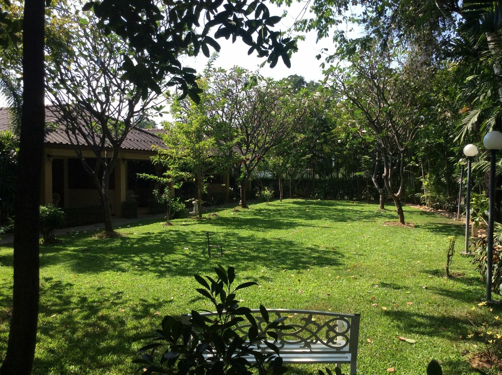 The Nine Guest House Kanchanaburi City Exterior photo