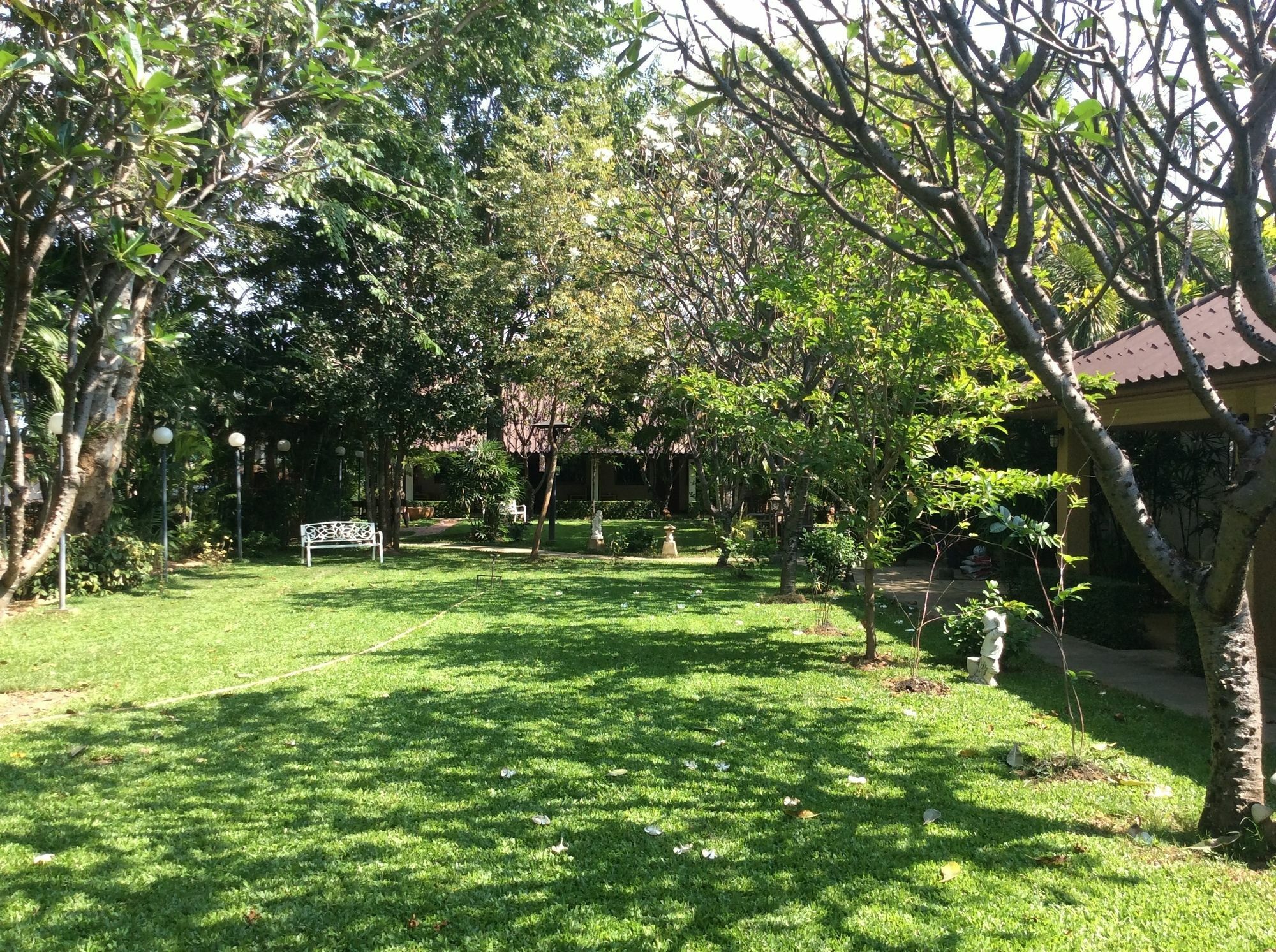 The Nine Guest House Kanchanaburi City Exterior photo